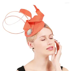 Bérets magnifiques pour dames de la mariée de la mariée des cheveux fascinateur fascinateur Clips Femmes Felloge des chapeaux de mariage Plume fantaisie Accessoires