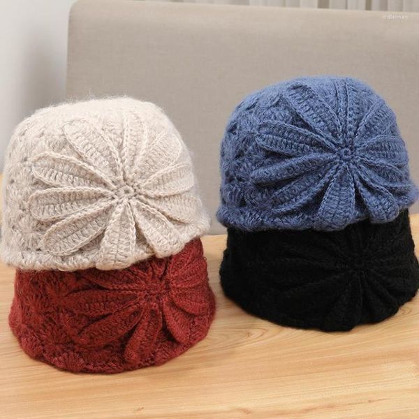 Bérets Chapeau tricoté au crochet à la main pour femmes Version coréenne automne et hiver Baotou béret creux dames Mohair laine chaude