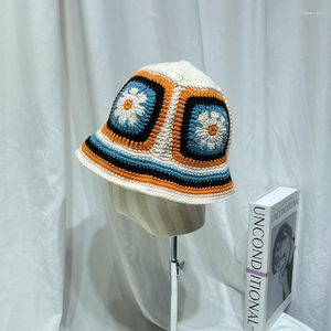 Bérets Crochet fait à la main fleur seau chapeau pour les filles tricoté couleur correspondant bassin casquette Panama casquettes hiver bonnet laine chaud