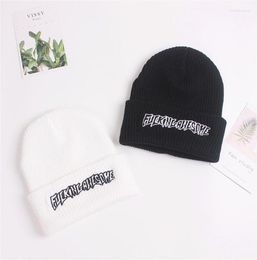 Berets Hat Men Women Fuc Awesome brodery Bons d'hiver tricot turban Skullies Streetwear Hip Hop Bone 2022 Corée Bini Czapka Zi5057321