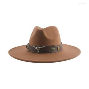 Berets Chapeaux pour femmes Fedoras hommes Chapeau mâle Cowhead Western Cowboy Belt Vintage Jazz Caps chapeu masculino sombreros
