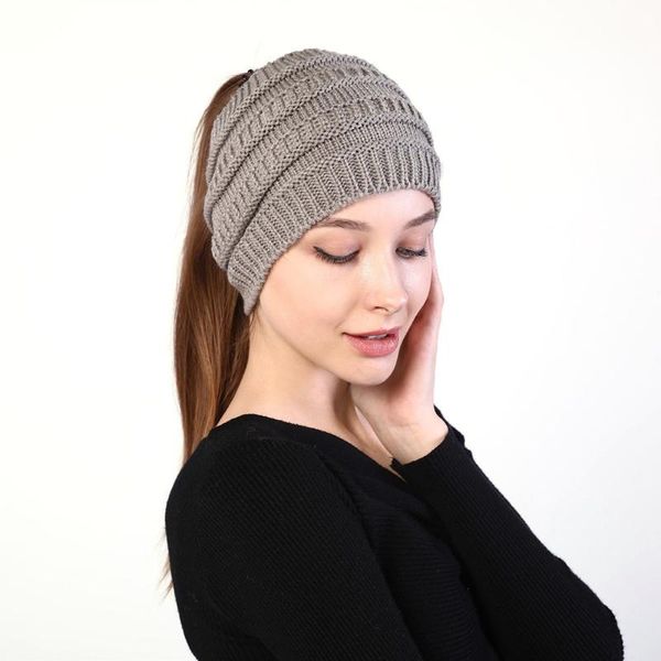 Bérets High Bun Hat For Women Stretch Trithed Crochet Brees Cap Breams Winter Skull Caps chauds Holey