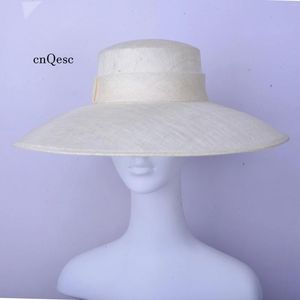 Bérets Ivory Elengant Femmes Grand Brim Formel Robe Hat pour le mariage.