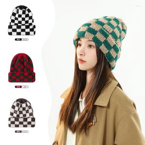 Bérets japonais coréen chèque à carreaux Plaid Skullies Bons de tricot pour femmes