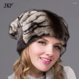 Berets jkp femme hiver réel naturel entièrement capuchon floral motif de luxe de luxe Femelle Protection d'oreille