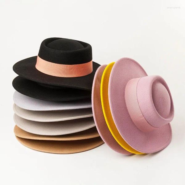 Boinas King Wheat Otoño Invierno Lana ancha Lana Cinta plana Mujeres Fedora Show Fieltro Cap Moda al aire libre Mantener caliente Lady Ring Top Hat