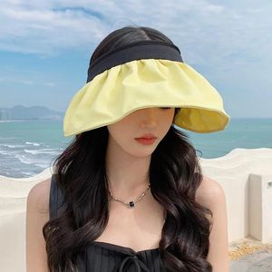 Bérets Style coréen Chapeau d'été Lettres pour femmes Étiquette en métal Protection solaire Visière Bonnet en forme de coquille Grand bord Mode extérieure