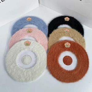 Bérets Version coréenne de béret de fourrure femmes doux fleur Patch chaud hiver bonnet chapeau couleur unie élégant dame peintre