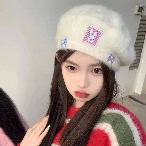 Bérets Version coréenne de doux et de fourrure en peluche fille béret hiver rouge Plaid arc couleur unie pour garder au chaud chapeau de peintre pour les femmes