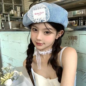 Beretten Koreaanse versie lente en zomer denim kanten sticker label baret vrouwelijke grote kop zoete literaire flat top star anise schilder hoed