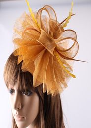 Berets Ladies Elegant Feather Hats Femmes Accessoires de cheveux Fascinateurs de fantaisie pour le mariage Gold Bridal and Races of1522BERETS B3676903