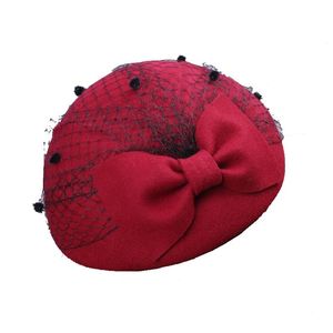 Berets Lady Fedoras wollen hoed vrouwelijke sluieren kap mesh bloemen winter vintage vilt feest bruiloft dames hoeden b-8772berets