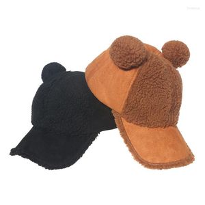 Bérets laine d'agneau japon et corée du sud mignon casquettes de baseball en peluche ours chaud bord incurvé automne hiver femmes # 39; s chapeaux