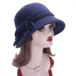 Bérets Lawliet Vitnage Style hiver femmes laine mélangée Fedoras pliable Floral chaud chapeau pour Cloche seau A466