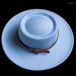 Berets Light Blue Fedora Bump Flat Top 27 kleuren Men Women Panama Hat Belt Big Brim Party