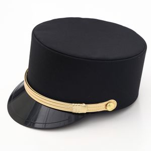 Bérets Chapeau de luxe Femmes Hommes Casquettes militaires Anime Cosplay Top Plat Femme Automne El Serveur Capitaine pour la performance sur scène 230822