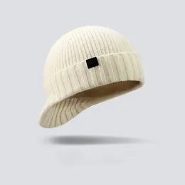 Bérets Bonnet pour hommes Chapeau d'oreille tricoté en laine noire Roll Up Edge Vacances en plein air Plain Coon Skinned Cap Snowboard