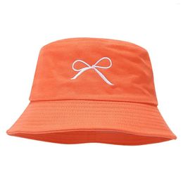 Berets Hat's Hat Femmes Couleur solide dessin animé Bow Pendant Spring Summer Fashion Fashionman Back Backet Backet Back Back