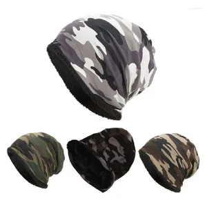 Berets Men Femmes hivernales Coton Coton Baggy Bamans Camouflage Imprimé épais faux toison Doublure du ski de neige du temps froid