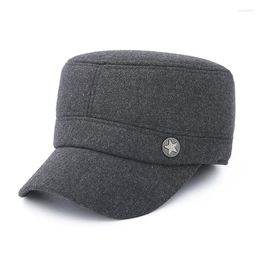 Berets Men Woollen Filt Military Hats Army Cap Plain Dad Hoed Herfst Winter Koperen Star Logo Dikker Keep warm plat met oorbomen