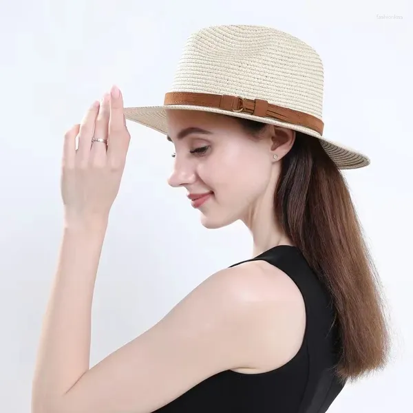 Bérets Panama Chapeau de paille en forme souple Été Femmes Hommes Large Bord Beach Sun Cap Protection UV Ceinture Garniture Fedora