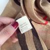 Bérets Plaid Silk Foulard Femmes Automne et hiver All-match Mulberry Châle en laine Longue Usage à double usage