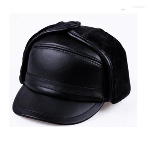 Bérets Plus épais velours cuir chapeau chaud hiver en peau de mouton Leifeng casquette hommes peau de mouton Imitation vison cheveux oreille os