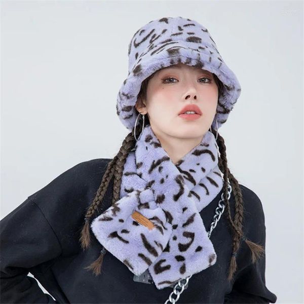 Boinas Pescador de felpa Sombrero y bufanda Traje Calor de mujer Engrosamiento Corto Estampado de leopardo suave Moda Babero Tendencia Alta calidad Todo fósforo