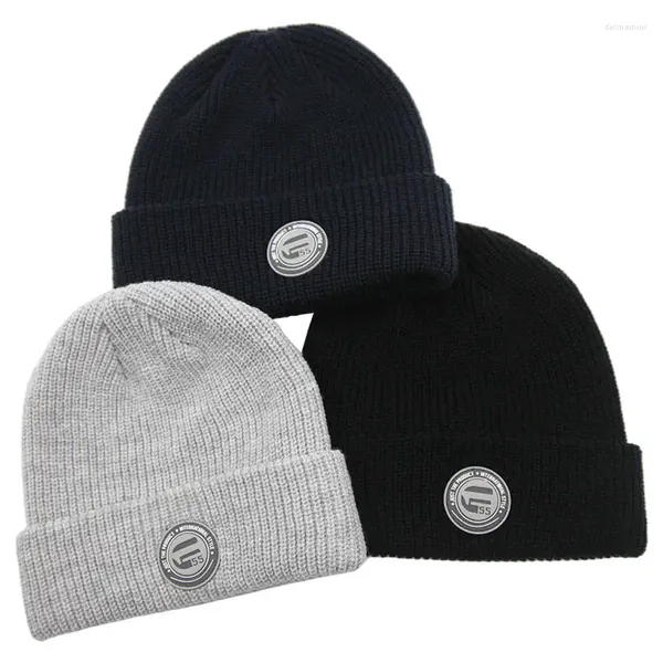 Boinas Premium Logotipo personalizado de alta calidad Roll Up Edge Knit Cuffed Trawler Winter Skull Cap Beanie Hat con parche de goma