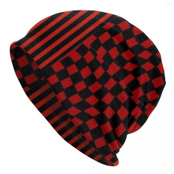 Boinas Rojo y negro Mad Checkerboard Stripes Bonnet Hat Otoño Skullies Gorros Sombreros para hombres Mujeres Punto Verano Gorras de doble uso