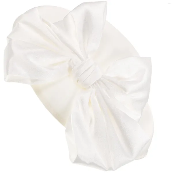Bérets rétro top chapeau Bridal Cap tenues blanches pour femmes robe de fête seau de mariage accessoires de cheveux Bowler Fascinator Headgear