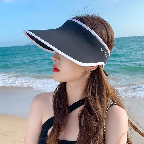 Bérets Silk vide haut chapeau de soleil pour les femmes grandes bordures de plage sans couture de la plage de plage de protection anti-UV Visor de mode polyvalente