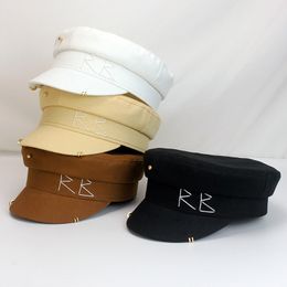 Berets eenvoudige borduurwerk RB Hat Dames Men Street Fashion Style Sboy hoeden Zwart Flat Top Caps Drop Ship Cap 221024