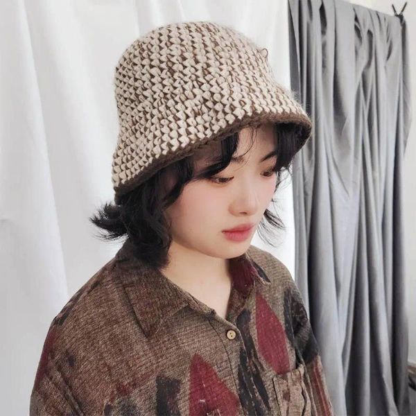 Bérets Simple doux chaud tissage bohème pour les femmes Style ethnique Harajuku tricot seau chapeau laine coréenne casquettes femmes chapeaux