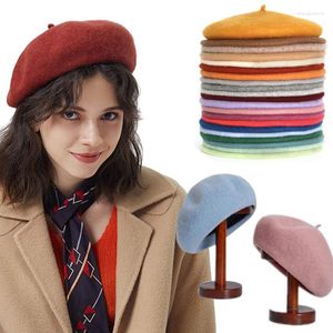 Bérets Solide Laine Femmes Bonnet Chapeau Vintage Mode Chaud Décontracté Sboy Fille Béret 2022 En Gros