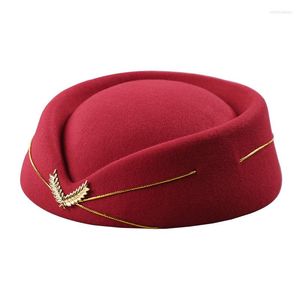 Boinas Sombrero de azafata Cuadrado de lana Recepción Gorra ceremonial Etapa Gig Mujer Boina Fábrica Stock