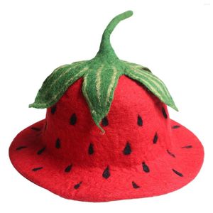 Berets Strawberry Hat Costume Accessoires Creative Festival Red Fruit Fashionable Femme Girls Comfort Decorative Headgear Godet