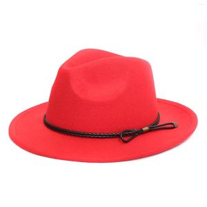 Beretten Stijlvolle retro tophoed verplichte wollen vilthoeden brim riem pet voor vrouwen