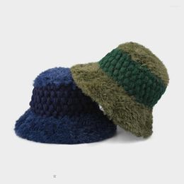 Beretten Stijlvolle thermische hoed Haakhaak Super zachte dames handgeweven contrastkleuremmer