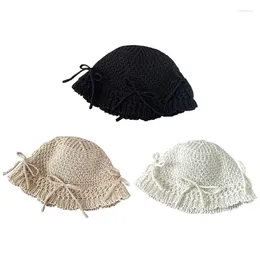 Bérets Summer Spring Crochet Bucket Hat Woman Commute Camping Take Po Handmade Floppy avec des décalcomanies à bowknot pour fille