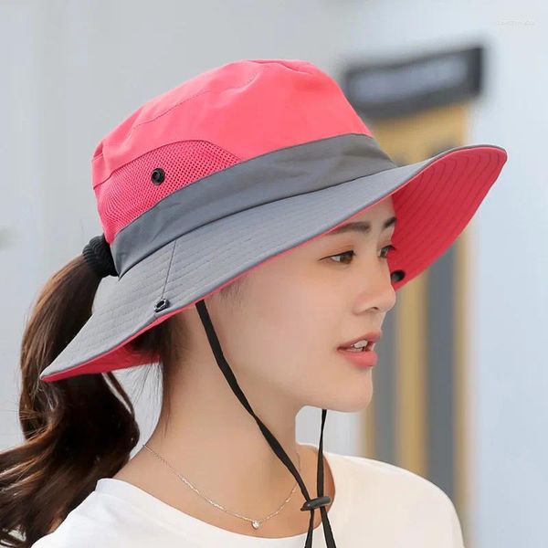 Bérets Summer Wide Brim Bucket Hat Femmes Outdoor UV Protection Soleil Fishing Randonnée Femelle Mesh Cap