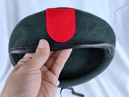 Bérets US ARMY 7TH SPECIAL FORCES GROUP Béret en laine vert noirâtre, chapeau militaire, copie de toutes les tailles