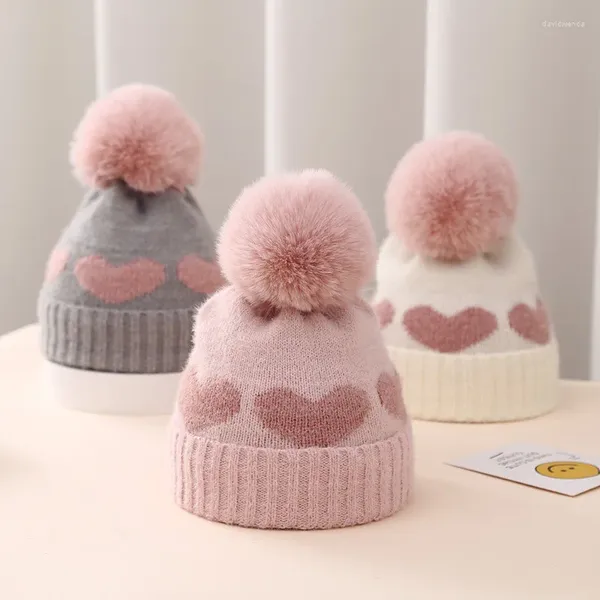 Boinas Utumn Invierno Bebé Pompones Sombreros de punto Niñas al aire libre Acrílico Bicapa Cálido Niño Gorro Gorro Niños Lindo Corazón Sombrero