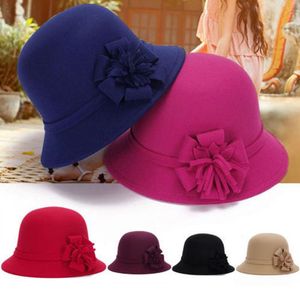 Bérets Vintage femmes Imitation laine fleur feutre chapeau dames hiver Cloche seau casquette chaud pêcheur chapeaux mode accessoiresbérets