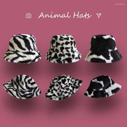 Bérets Vache chaude Leopard Femmes Modèle animal Faux Fur Fur Chapeaux de seau Fisherman Hat épaissis