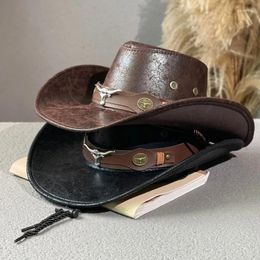Berets Western Cowboy Hat Ox Head Belt Rivet Fedora Cap pour hommes Femmes Outdoor Voyage large Brim Sun Faux Leather Panama Cowgirl
