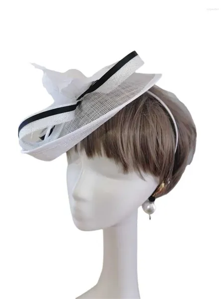 Boinas Pluma blanca Vintage Señoras Vestido de noche Gorra Medieval Sombreros formales Bohemia Mujeres Fedoras Malla Bonnet Girls Head Wears