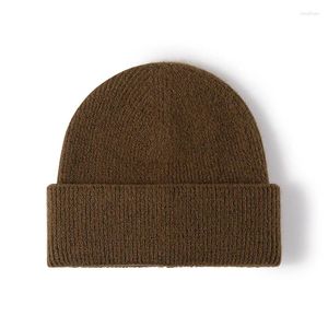 Bérets de crâne de gros bonnet pour homme lettre femme laine solide chapeau acrylique hiver chaude portable de créateurs extérieurs