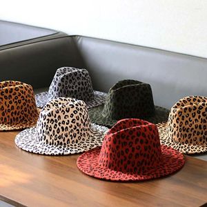 Bérets à large bord imprimé léopard Fedora chapeau hommes et femmes mode laine feutre printemps chaud jazz
