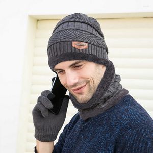 Bérets Bonnet d'hiver pour hommes en peluche chapeau écharpe gants 3 pièces ensemble chaud velours tricoté casquettes cou plus chaud coupe-vent foulard cagoule